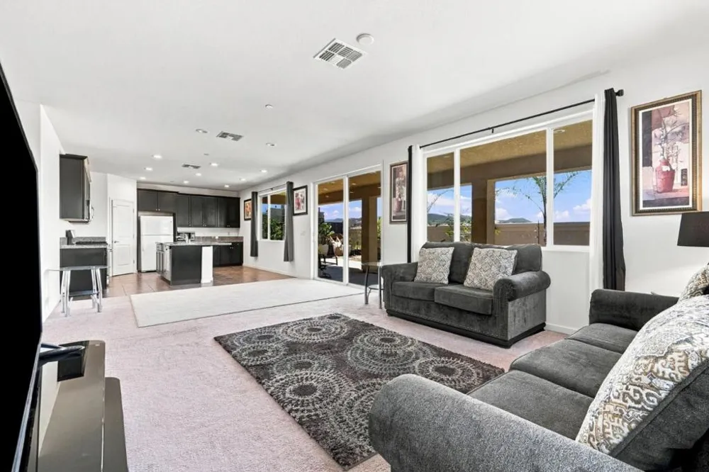 3076 Palomino Hollister, CA 95023