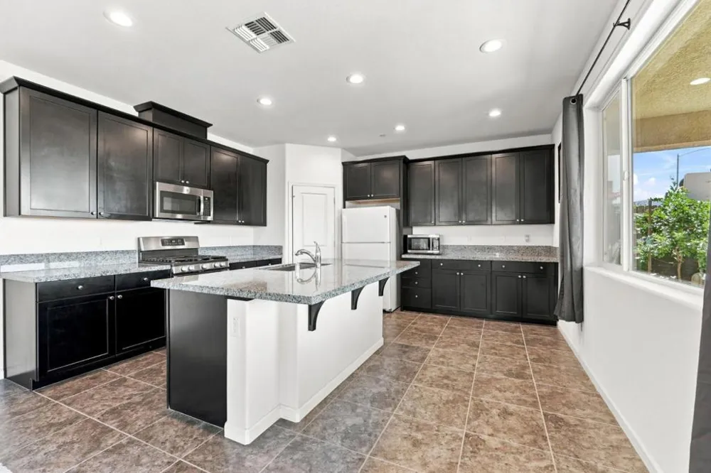 3076 Palomino Hollister, CA 95023