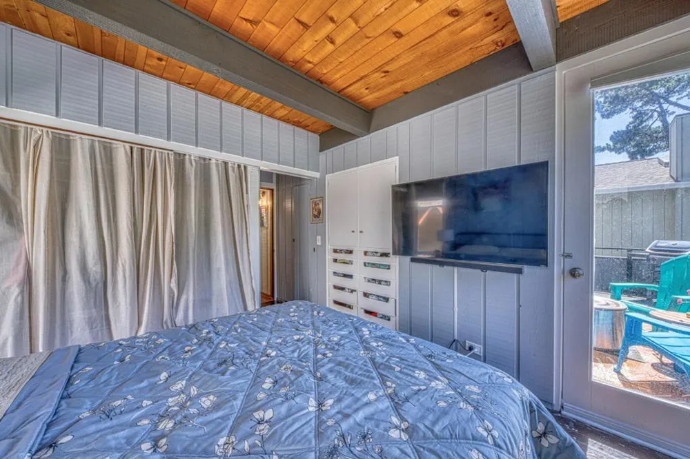 1104 Austin Avenue Pacific Grove, CA 93950