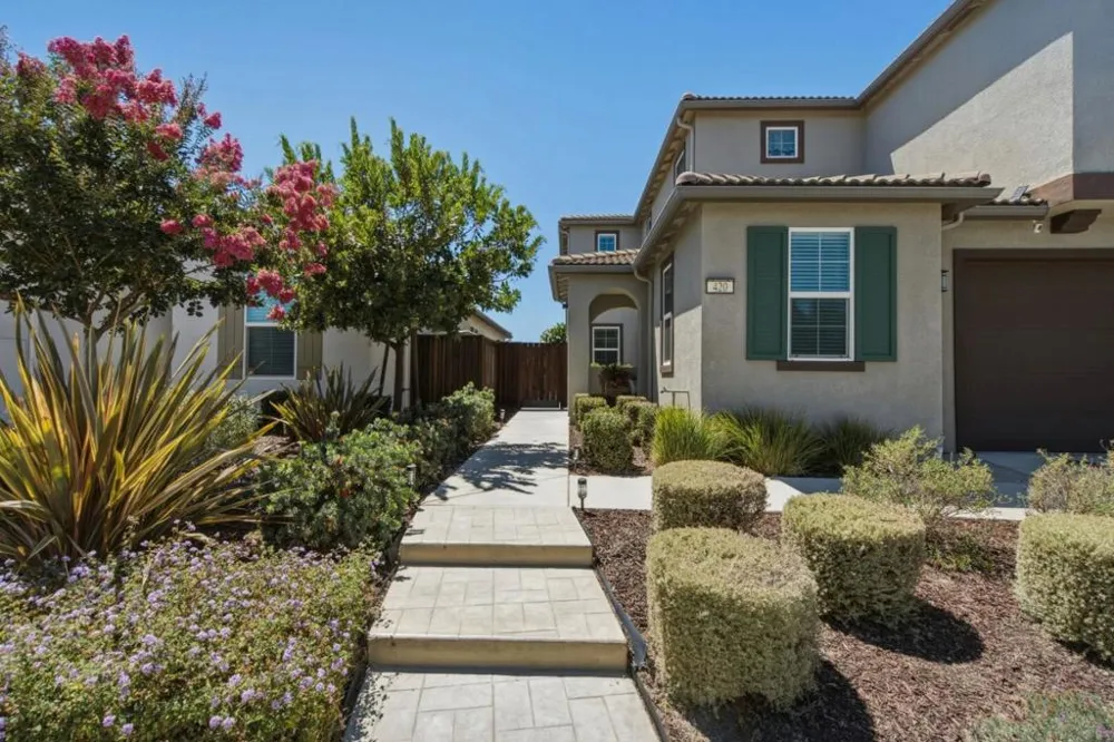 420 Alicante Drive Hollister, CA 95023