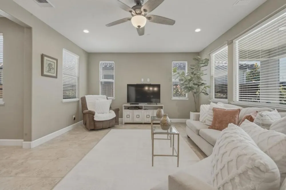 420 Alicante Drive Hollister, CA 95023
