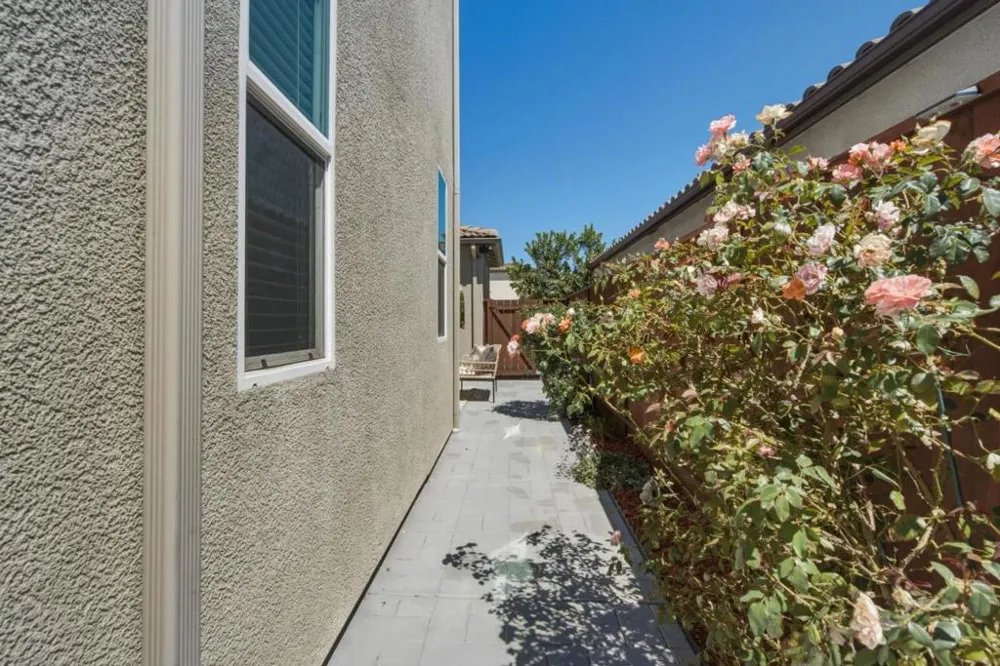 420 Alicante Drive Hollister, CA 95023