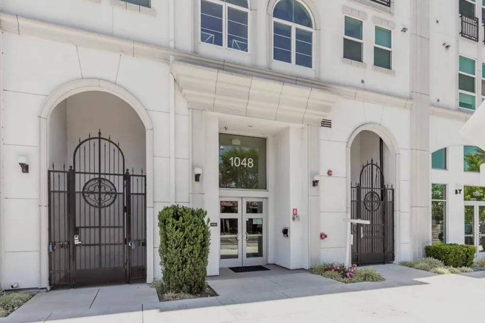 1048 Monroe Street #207 Santa Clara, CA 95050