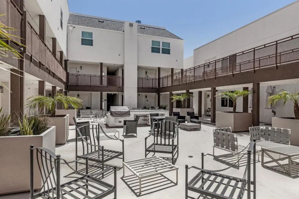 1048 Monroe Street #207 Santa Clara, CA 95050