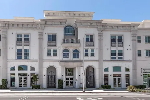1048 Monroe Street #207
