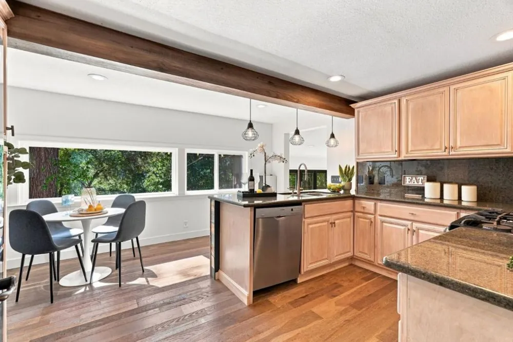 21477 Old Mine Road Los Gatos, CA 95033