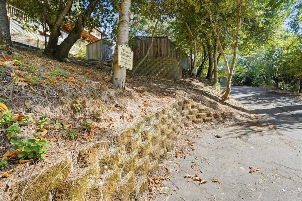 21477 Old Mine Road Los Gatos, CA 95033