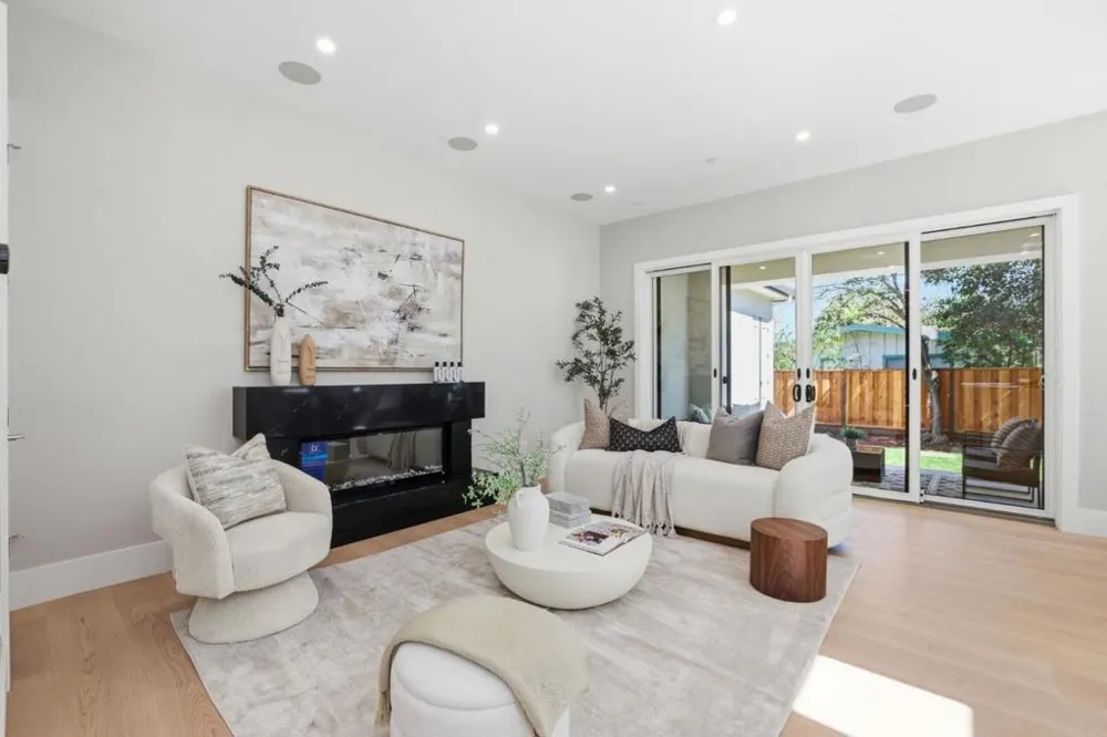 10536 S Tantau Avenue Cupertino, CA 95014