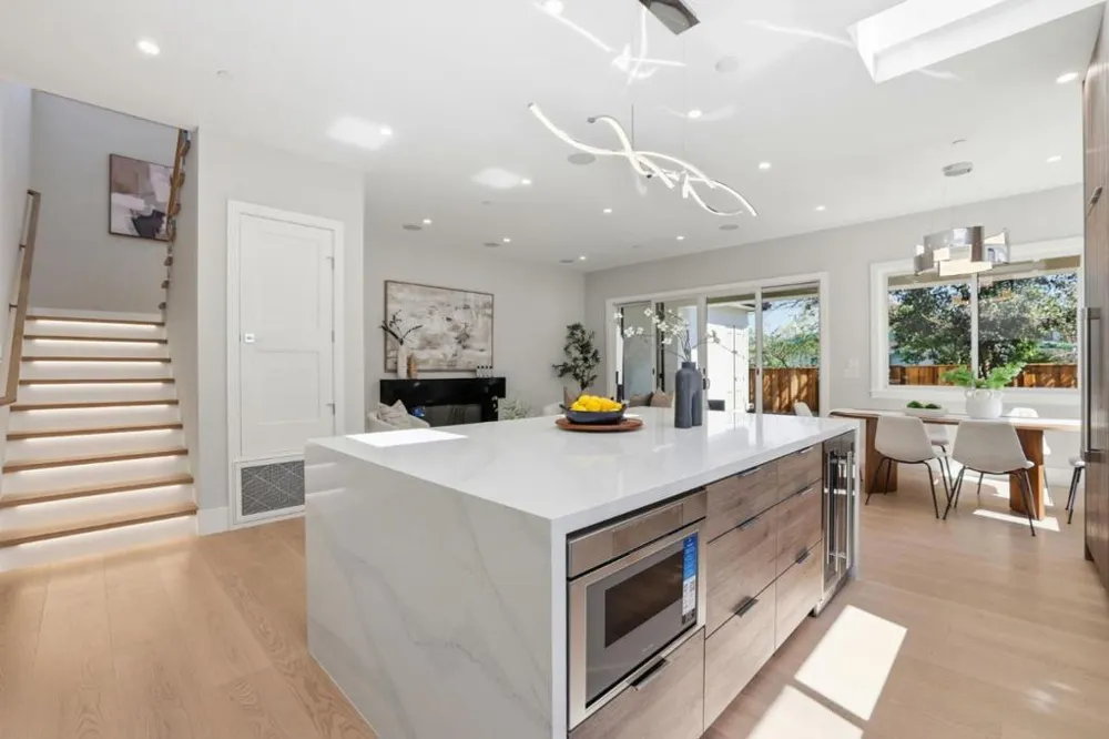 10536 S Tantau Avenue Cupertino, CA 95014
