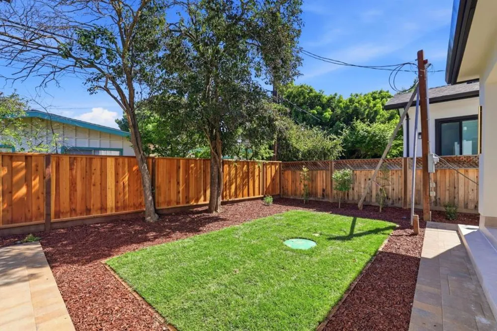 10536 S Tantau Avenue Cupertino, CA 95014