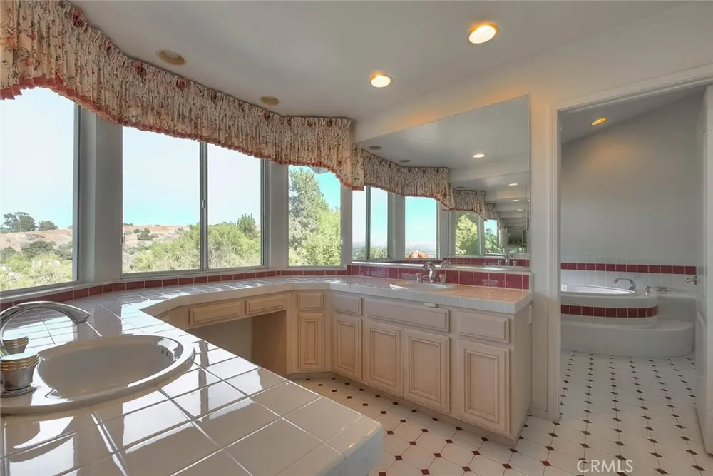 2386 Routh Drive Rowland Heights, CA 91748