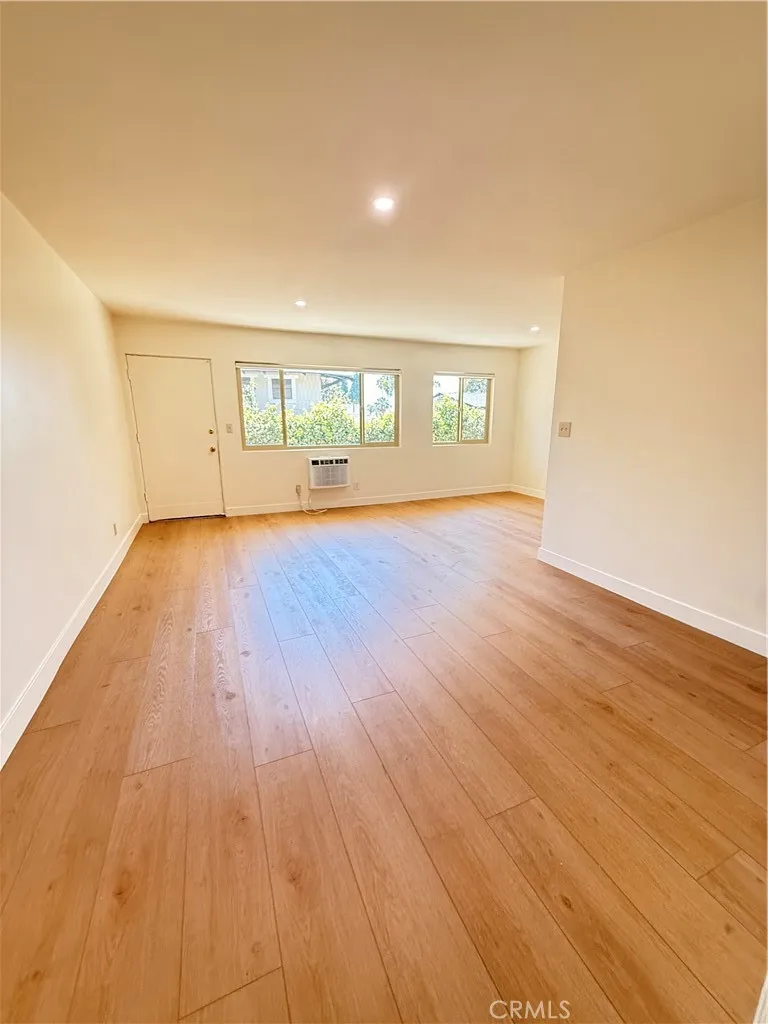 1651 golden gate ave #2 Los Angeles, CA 90026