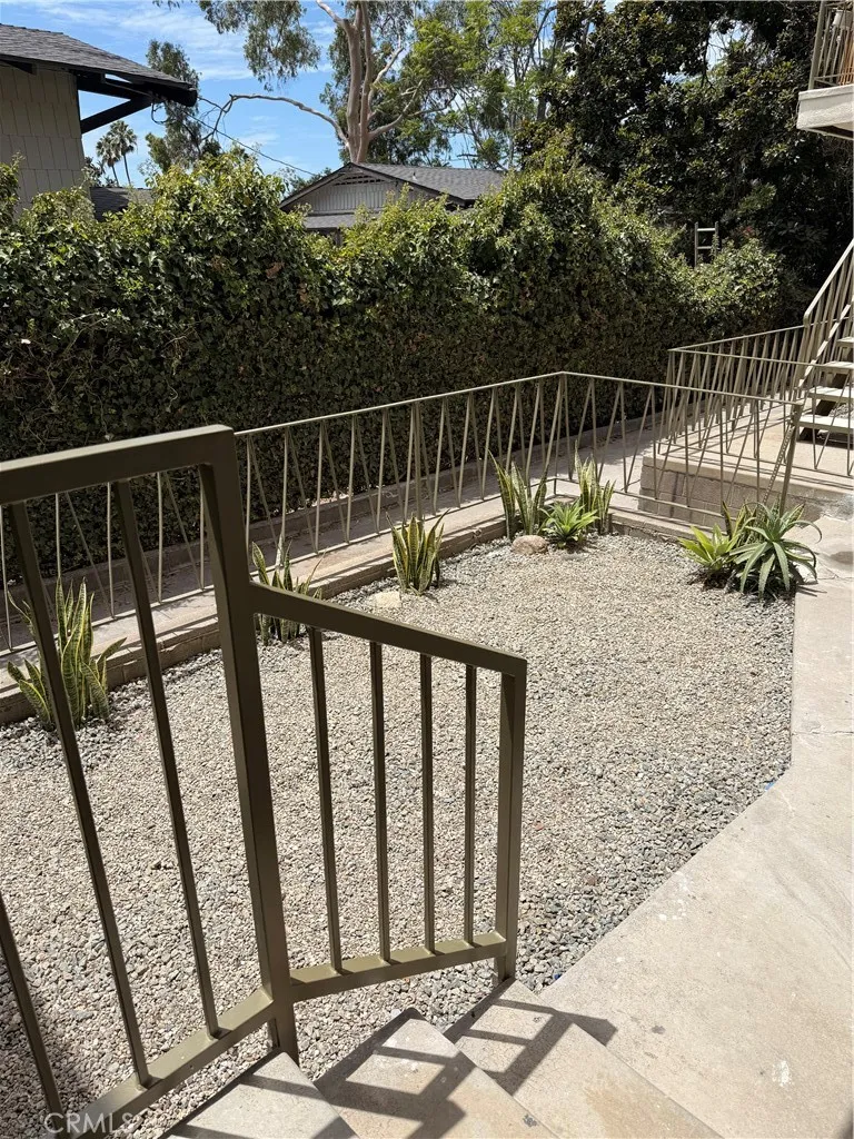 1651 golden gate ave #2 Los Angeles, CA 90026