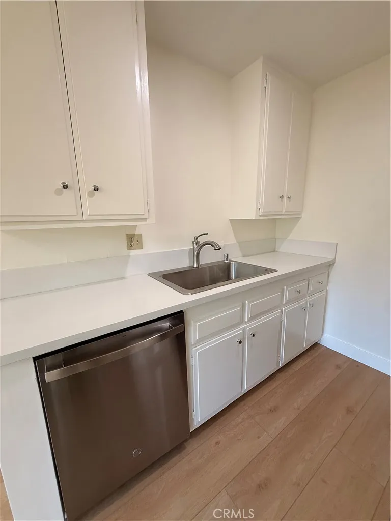 1651 golden gate ave #2 Los Angeles, CA 90026