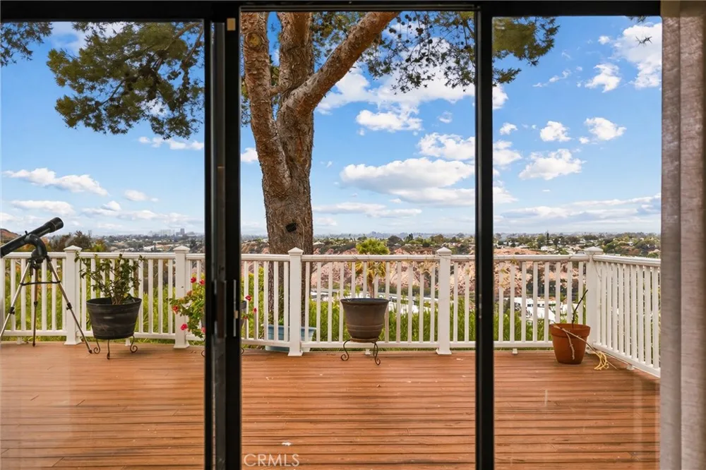 5762 Desert View Drive La Jolla, CA 92037
