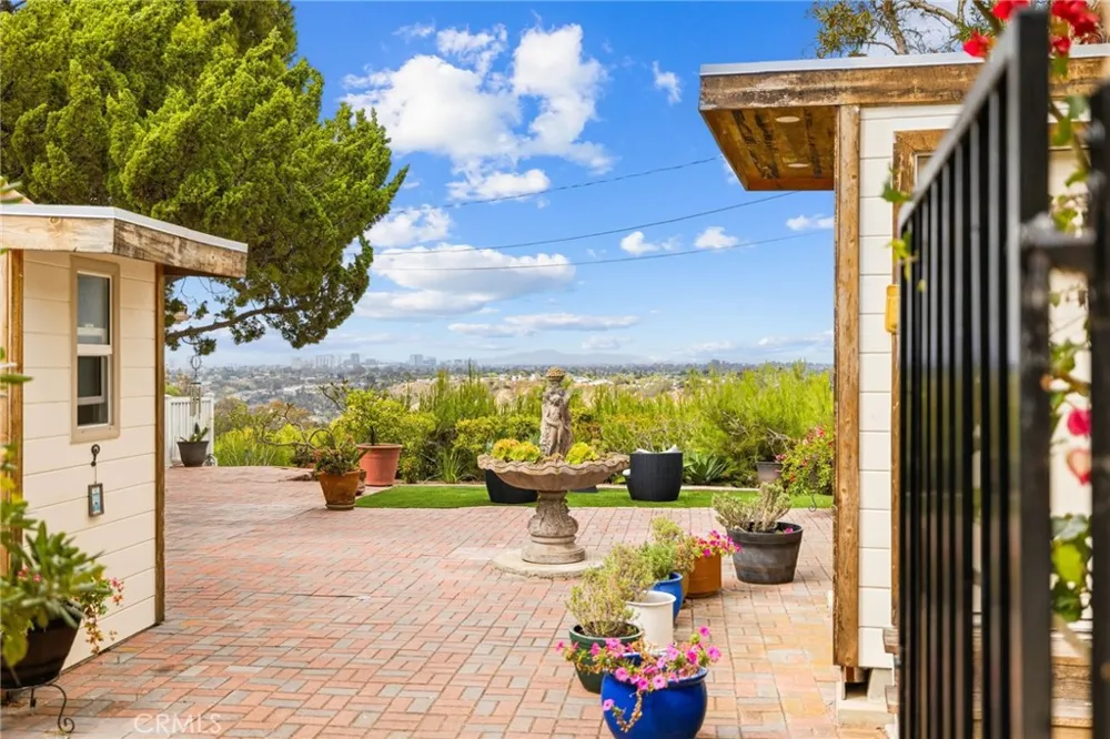 5762 Desert View Drive La Jolla, CA 92037