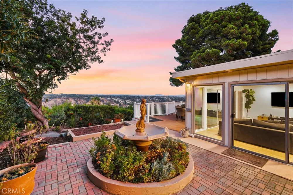 5762 Desert View Drive La Jolla, CA 92037