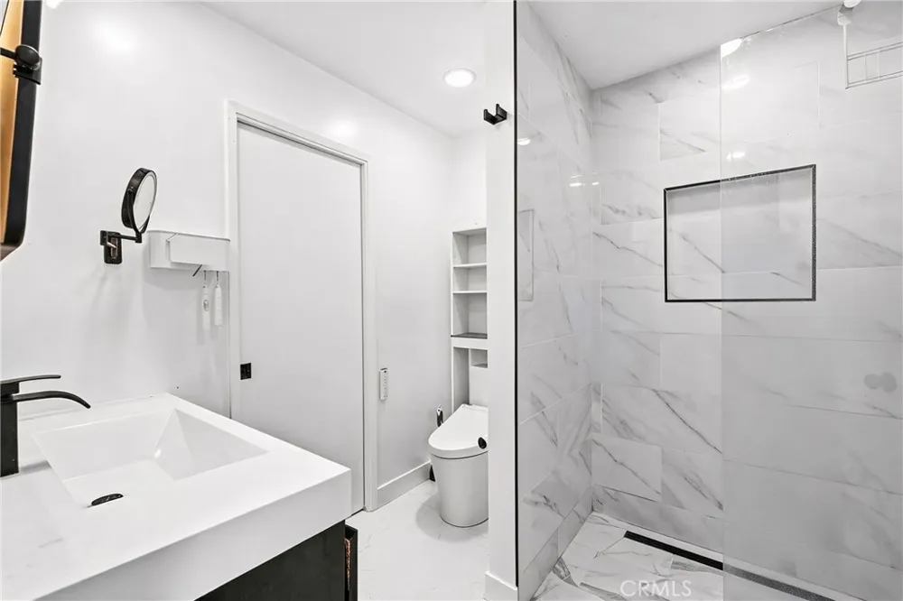 5762 Desert View Drive La Jolla, CA 92037