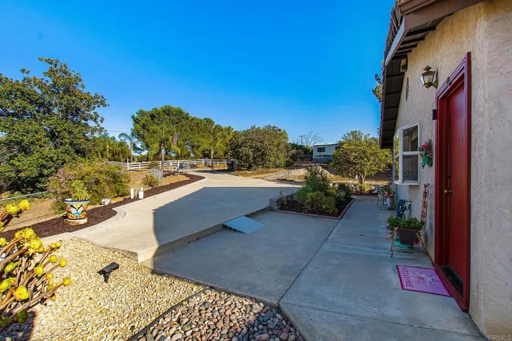 671 Philton Ramona, CA 92065
