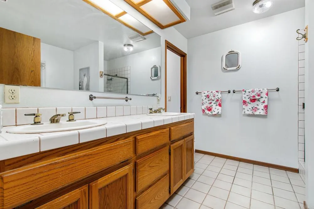 671 Philton Ramona, CA 92065