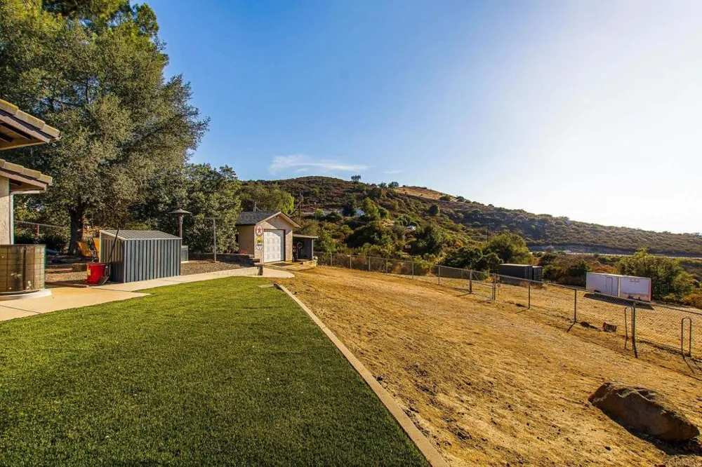 671 Philton Ramona, CA 92065