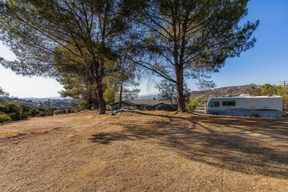 671 Philton Ramona, CA 92065