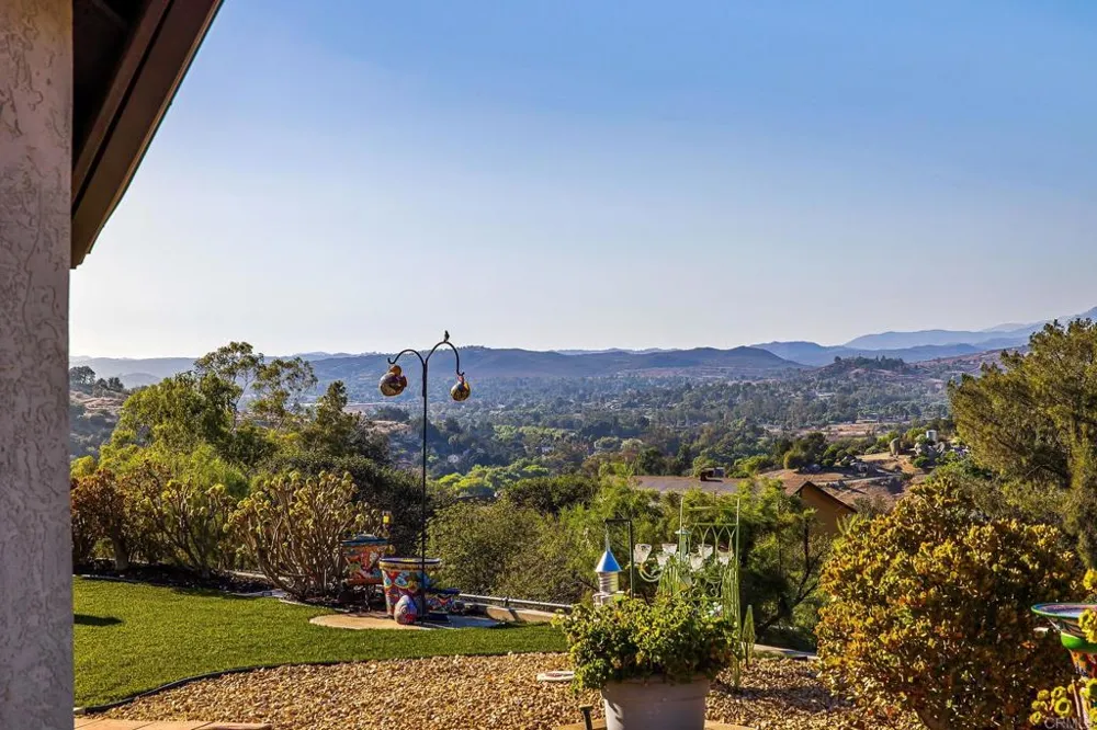 671 Philton Ramona, CA 92065