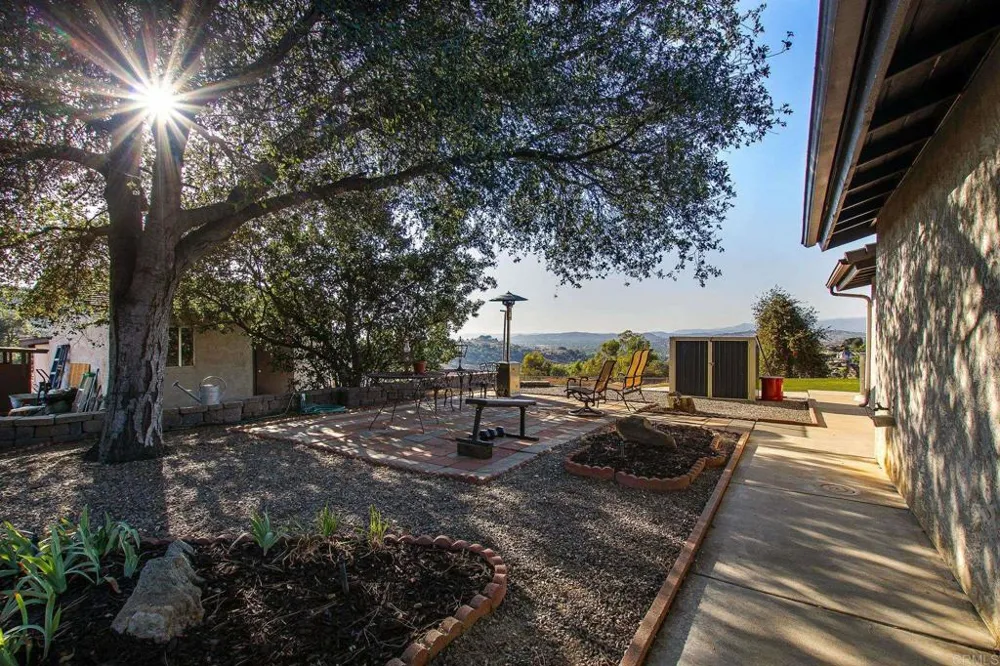 671 Philton Ramona, CA 92065
