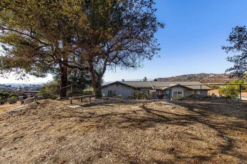 671 Philton Ramona, CA 92065