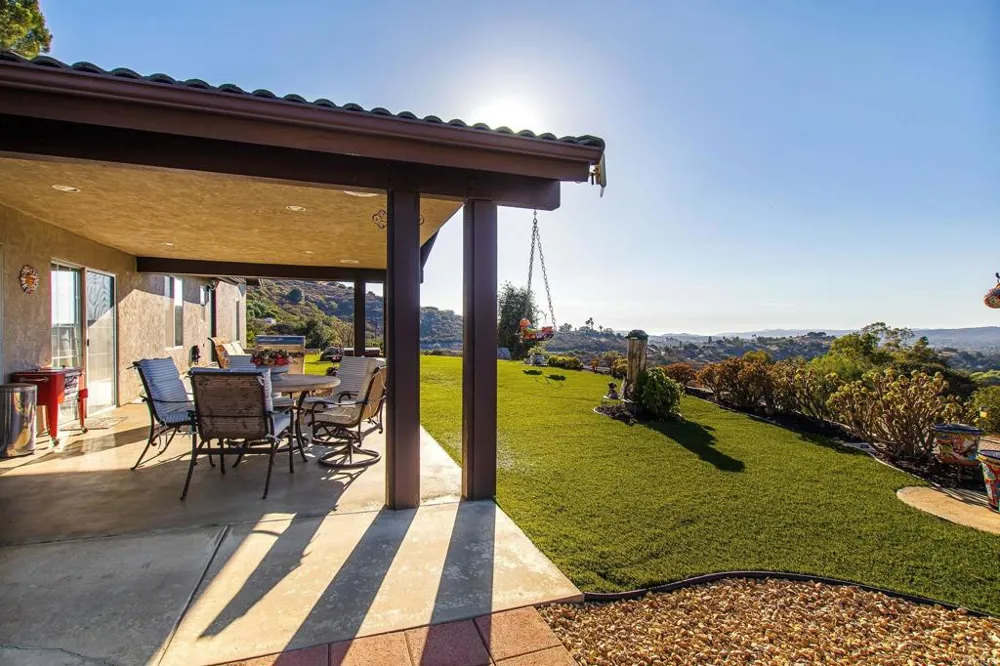 671 Philton Ramona, CA 92065