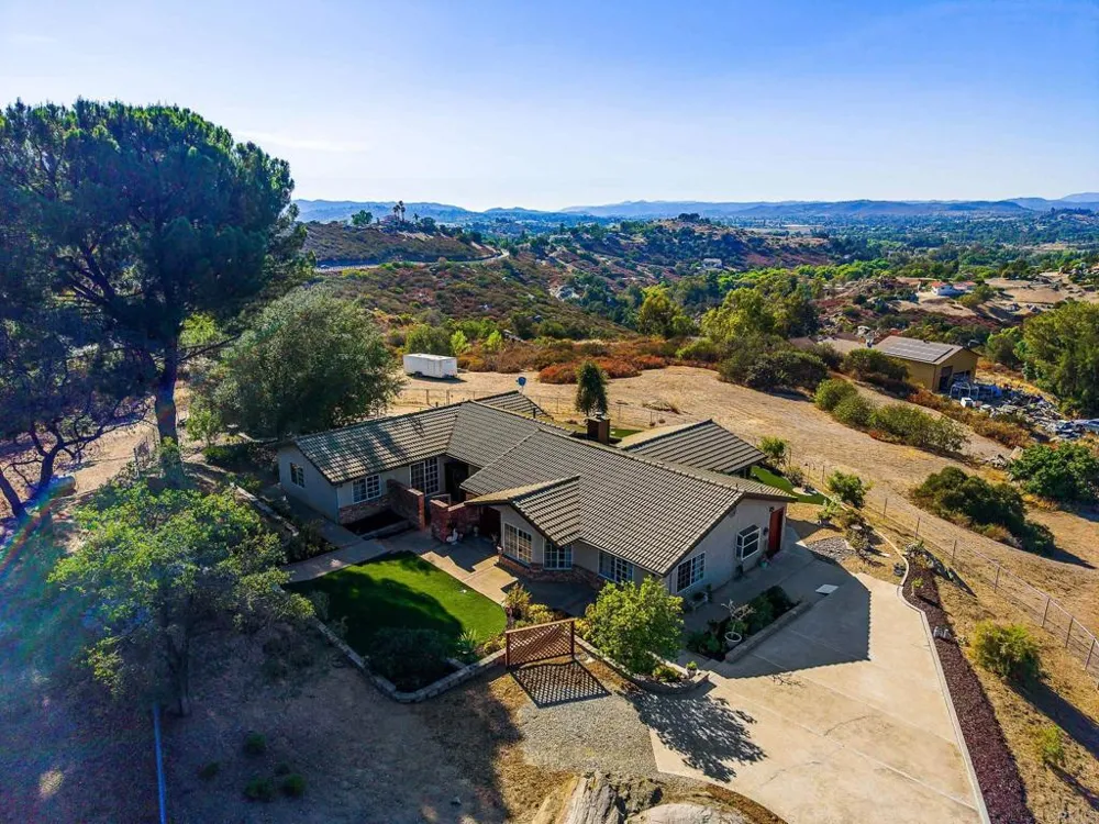 671 Philton Ramona, CA 92065