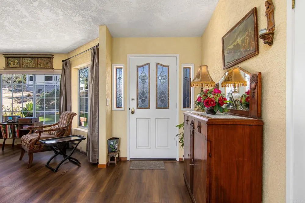 671 Philton Ramona, CA 92065