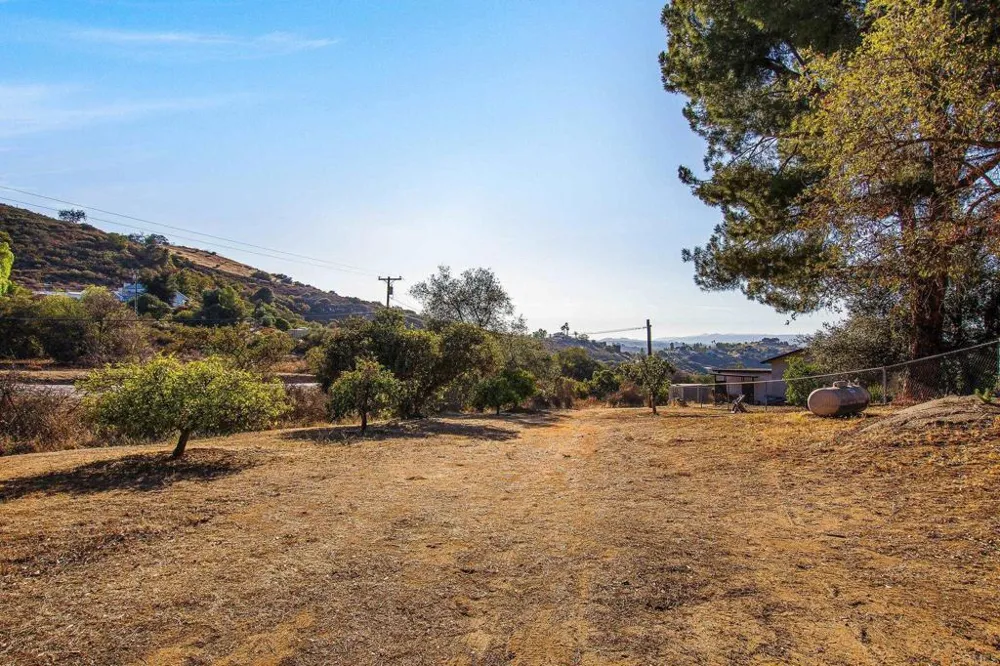 671 Philton Ramona, CA 92065