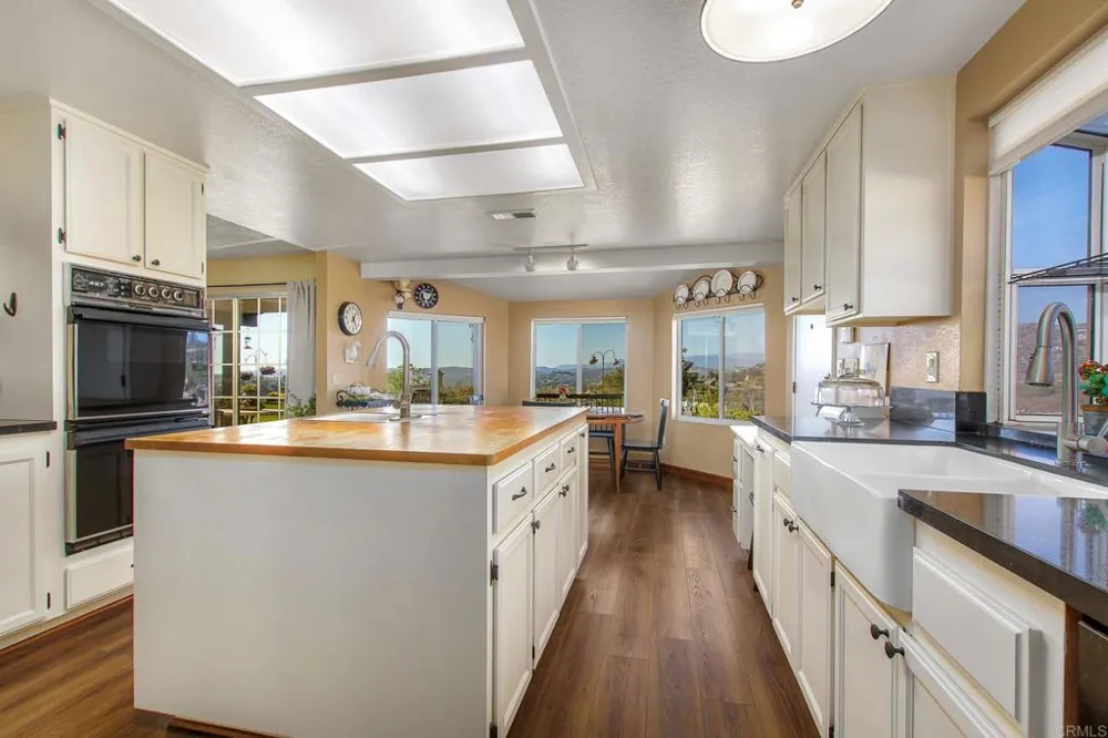 671 Philton Ramona, CA 92065