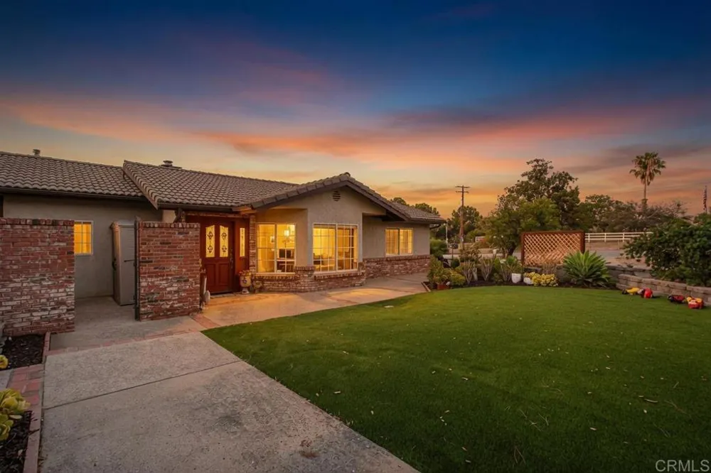 671 Philton Ramona, CA 92065