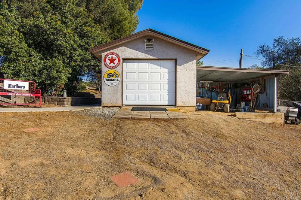 671 Philton Ramona, CA 92065