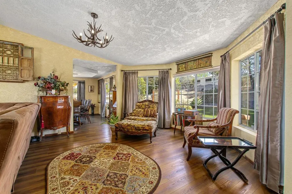 671 Philton Ramona, CA 92065