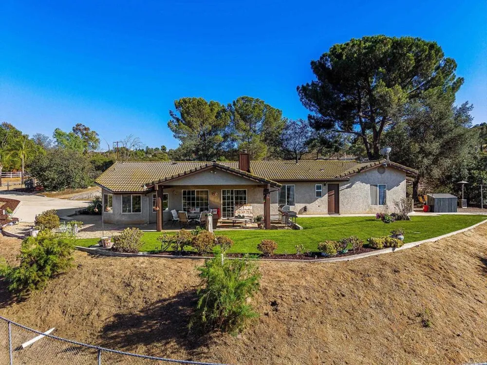 671 Philton Ramona, CA 92065