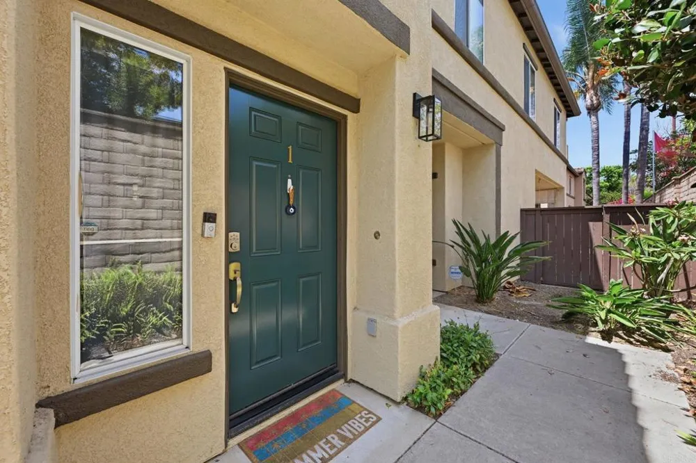 638 Sumner Way #1 Oceanside, CA 92058