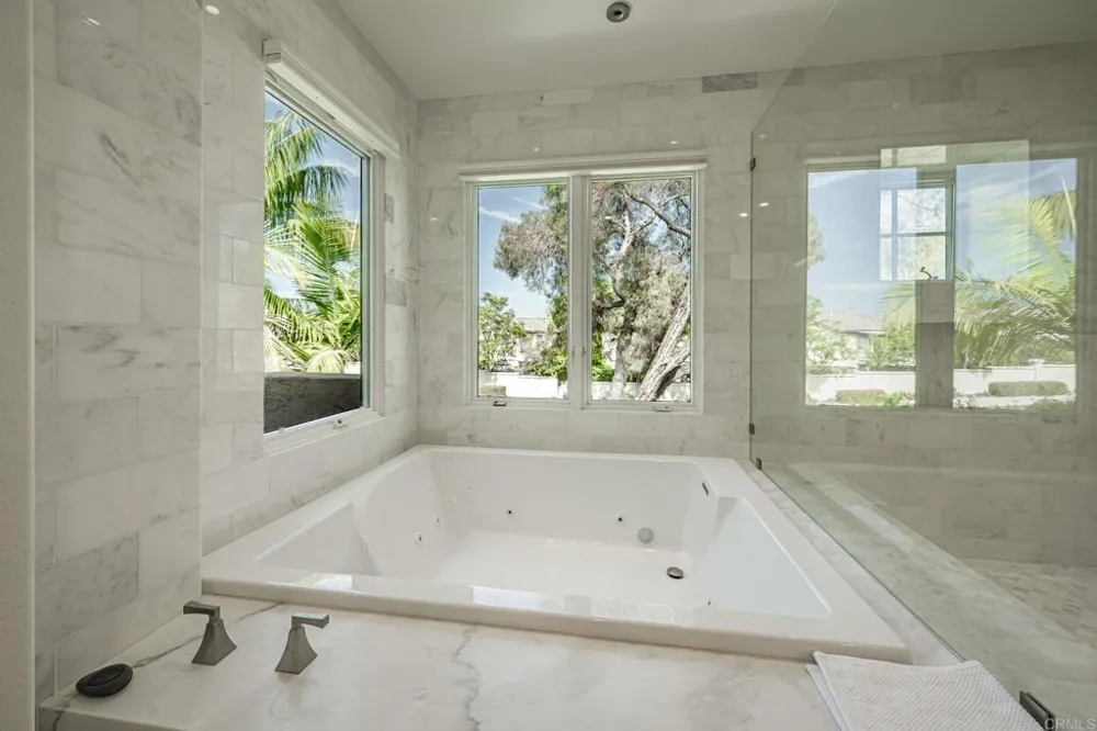 7186 Tern Place Carlsbad, CA 92011