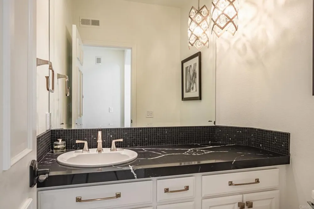 7186 Tern Place Carlsbad, CA 92011