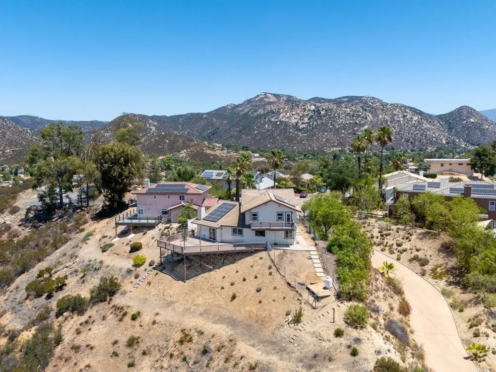 24501 Tesoro Way Ramona, CA 92065