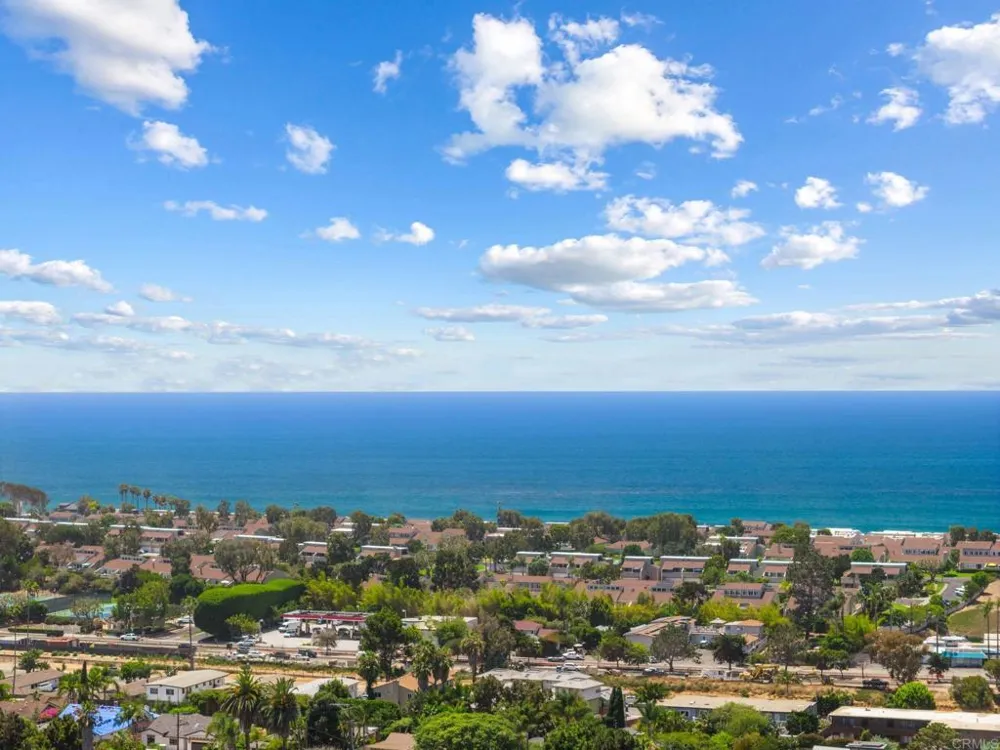 1904 Sheridan Road Encinitas, CA 92024