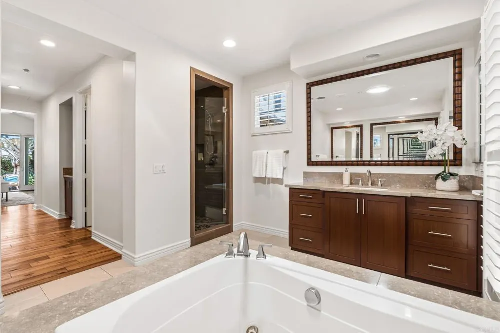1904 Sheridan Road Encinitas, CA 92024