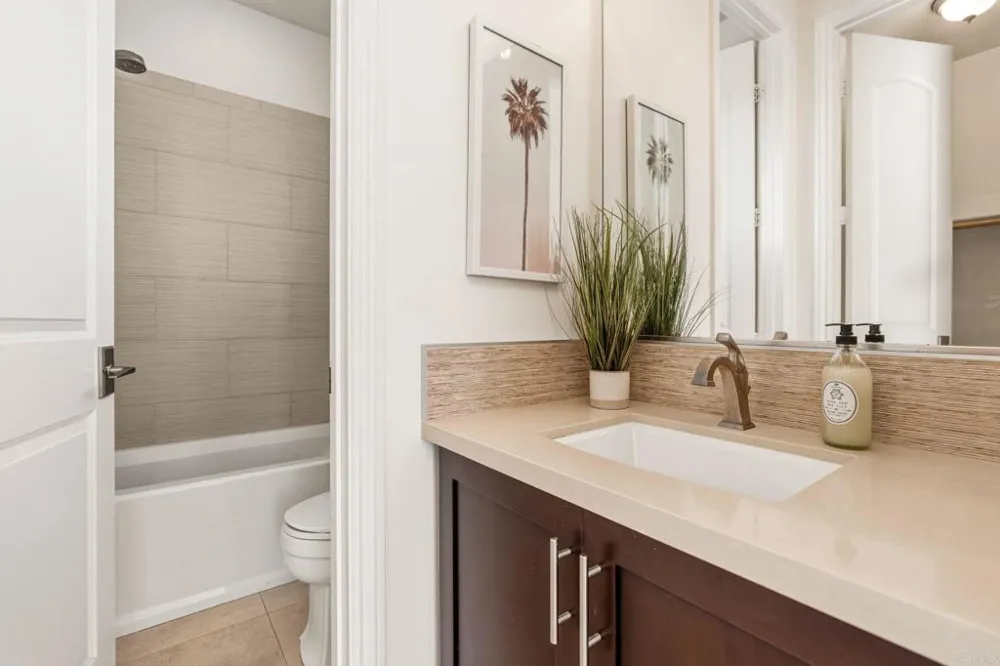 1904 Sheridan Road Encinitas, CA 92024