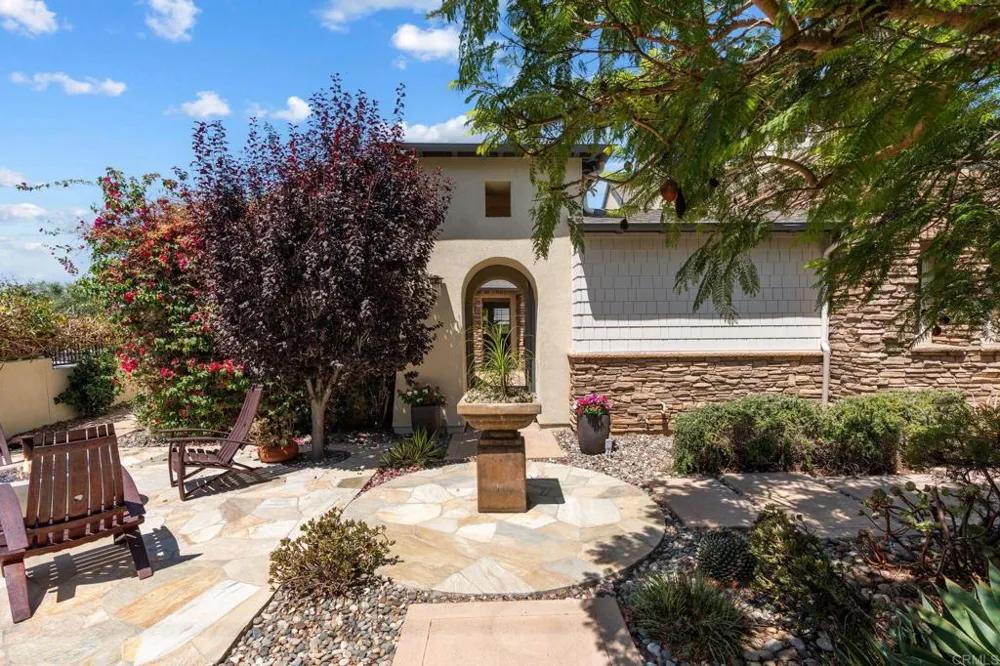 1904 Sheridan Road Encinitas, CA 92024