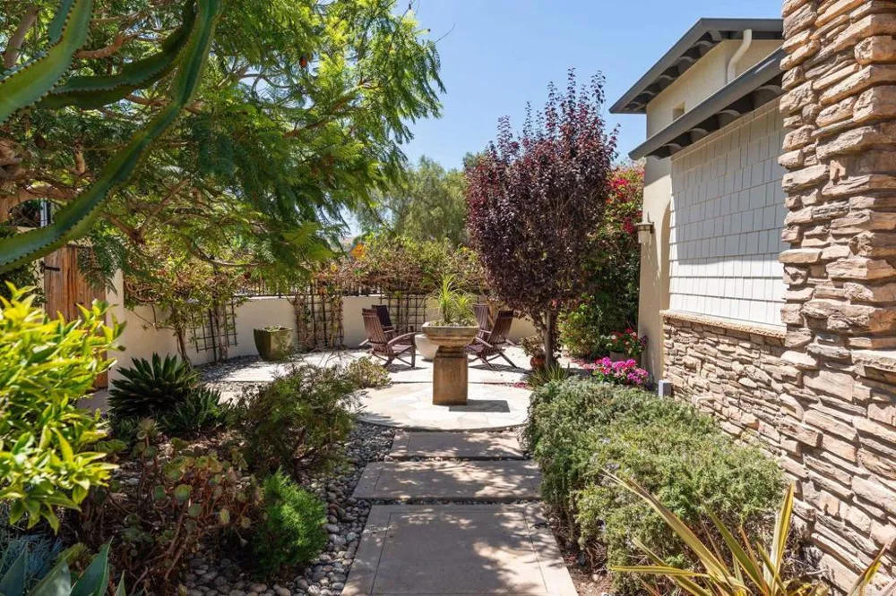 1904 Sheridan Road Encinitas, CA 92024