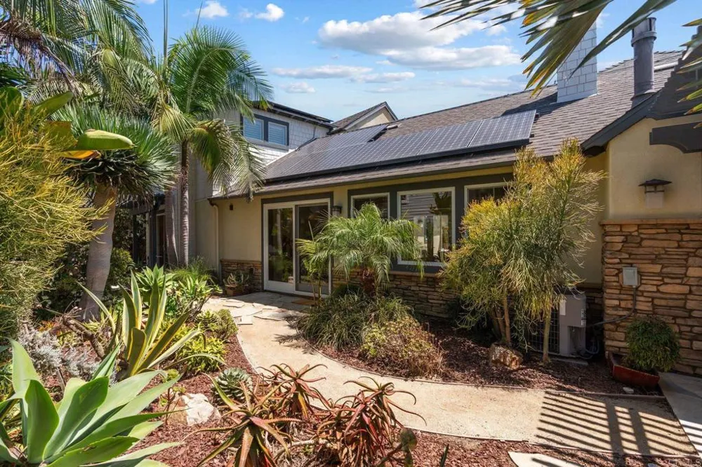1904 Sheridan Road Encinitas, CA 92024