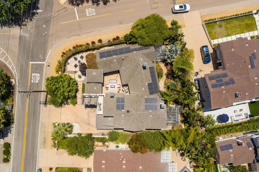 1904 Sheridan Road Encinitas, CA 92024