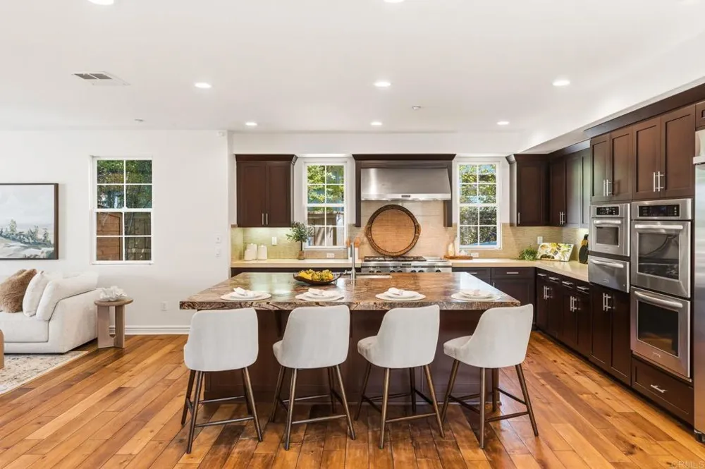 1904 Sheridan Road Encinitas, CA 92024